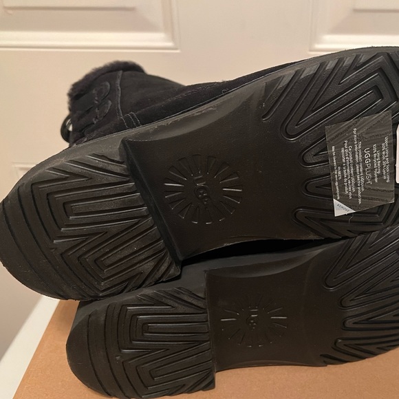 NEW UGG Naiyah Bootie UGGpure Wool Sheepskin Treadlite Winter Boot Black - Picture 6 of 10